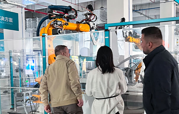 Robotic bending cell(2)