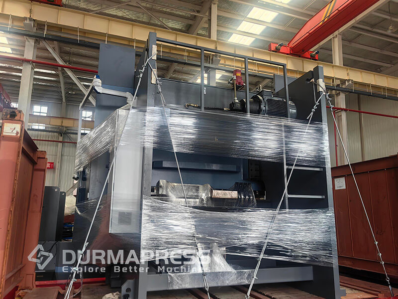 Punching machines shipped to Colombia and hydraulic bending machines shipped to Russia(2)