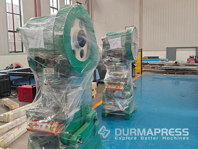 Punching machines shipped to Colombia and hydraulic bending machines shipped to Russia(9)