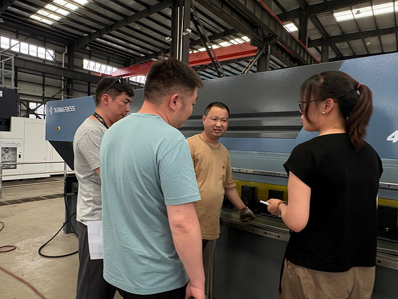 Italian customers visit(6)
