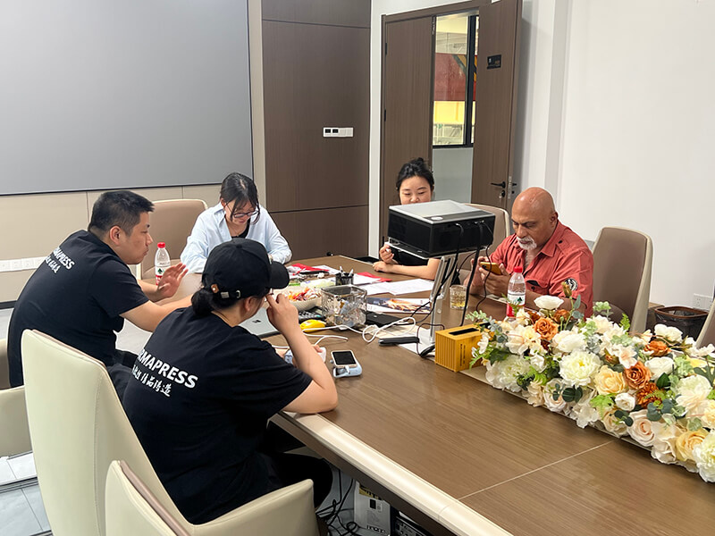 Turkish and Syrian customers visited(9)