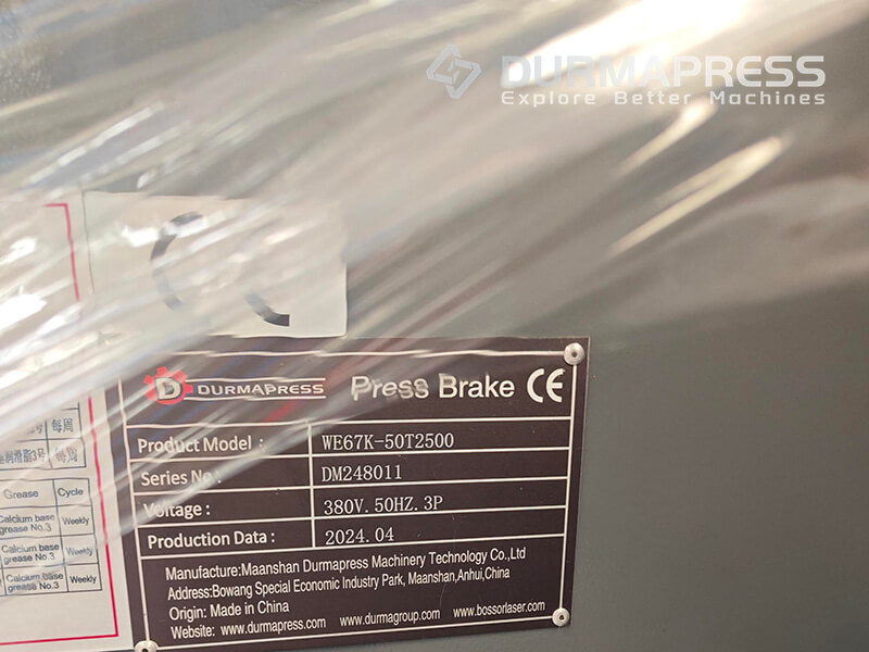 Hydraulic press brakedust collectorlaser cutting machinelaser welding machinepipe bending machine shipped to Spain(1)