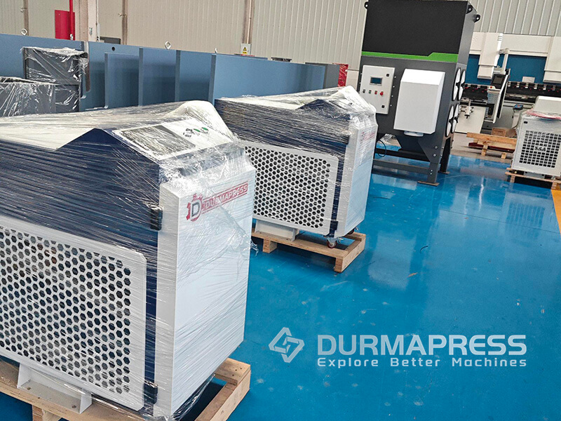 Hydraulic press brakedust collectorlaser cutting machinelaser welding machinepipe bending machine shipped to Spain(3)