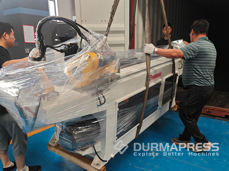 Hydraulic press brakedust collectorlaser cutting machinelaser welding machinepipe bending machine shipped to Spain(6)