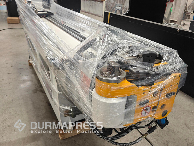 Hydraulic press brakedust collectorlaser cutting machinelaser welding machinepipe bending machine shipped to Spain(7)