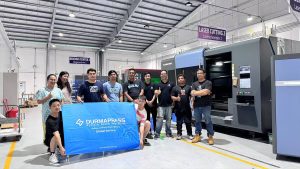Go to the Philippine branch of a German customer to help the customer debug the machine(12)