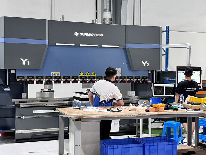 Go to the Philippine branch of a German customer to help the customer debug the machine(1)