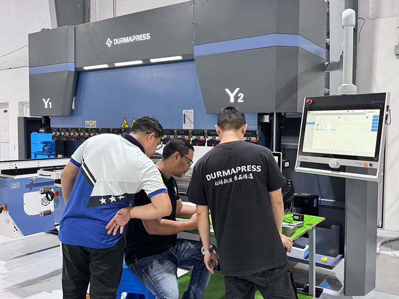 Go to the Philippine branch of a German customer to help the customer debug the machine(3)