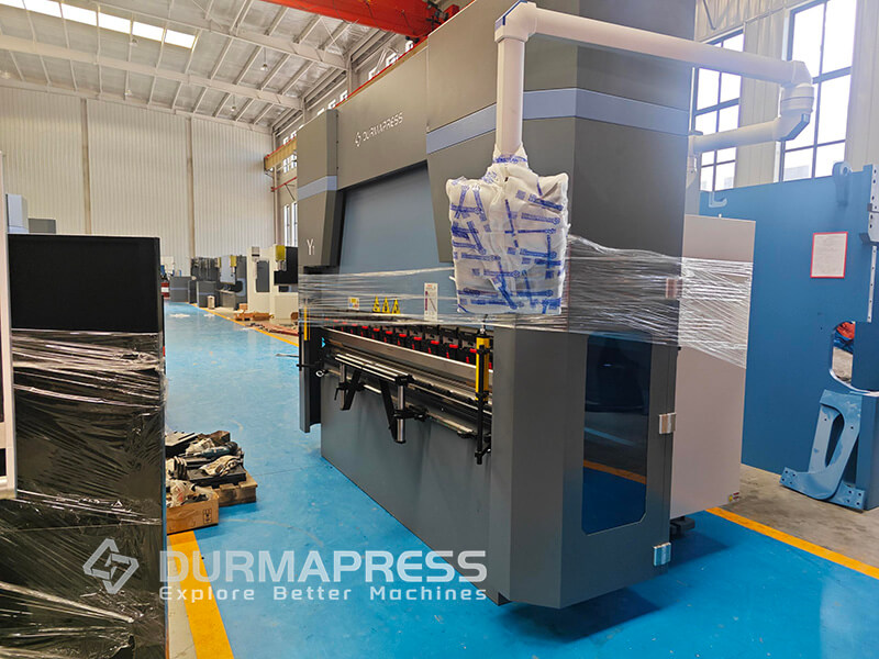 A hydraulic press brake was sent to Uzbekistan(4)