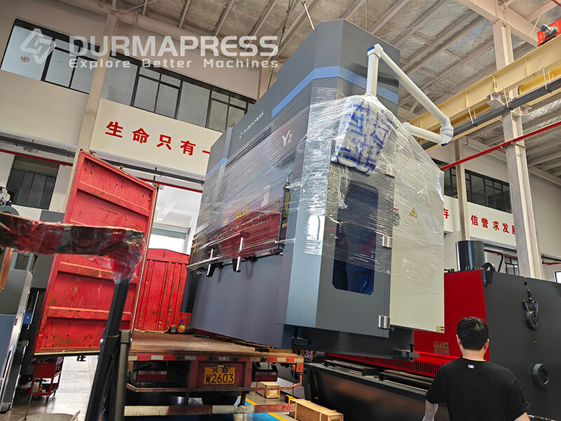 A hydraulic press brake was sent to Uzbekistan(1)