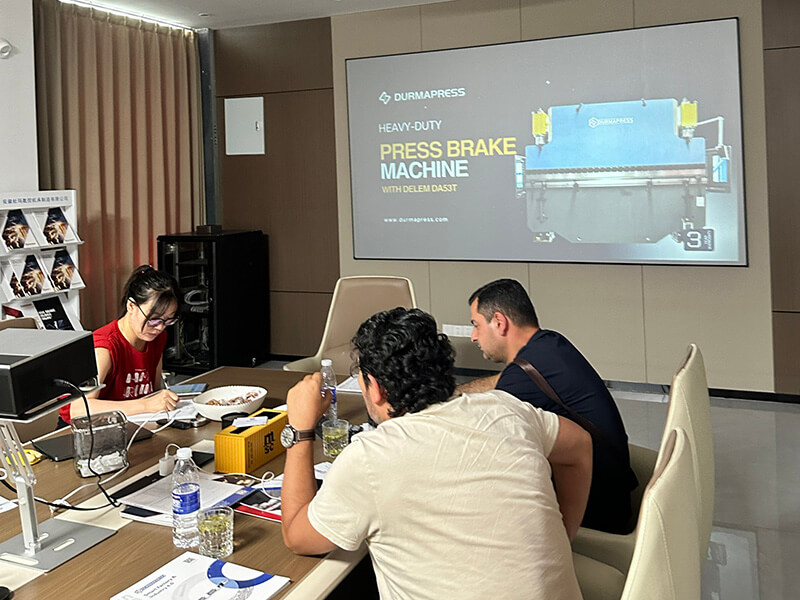 Azerbaijan customers visit(14)