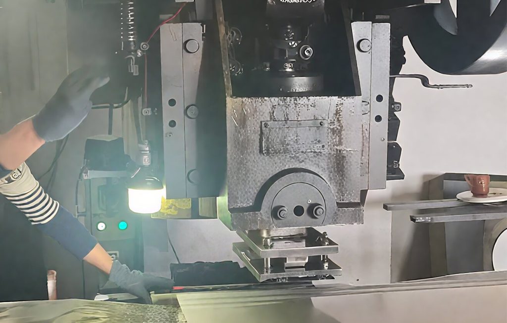Punch press continuous punching