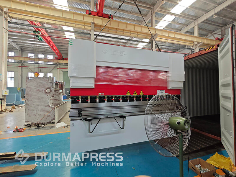 Hydraulic press brake and laser welding machine shipped to Brazil(8)