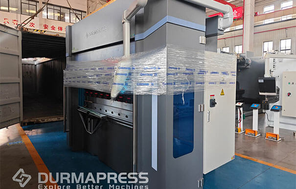Fiber Laser cutting machine and All electric Press Brake shipped to Ukraine_0001