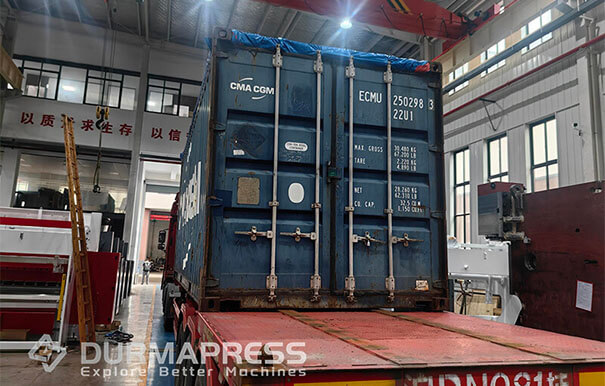 A Press Brake and mold were sent to Indonesia(14)