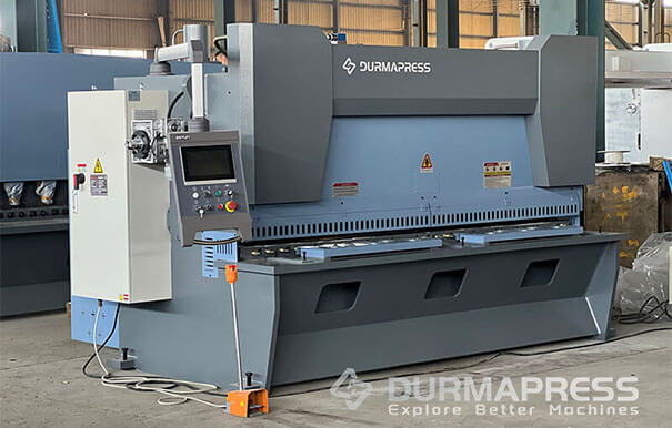 0002_Hydraulic shearing machine and shear blades hydraulic ironworker and ironworker molds shipped to Mexico and Brazi