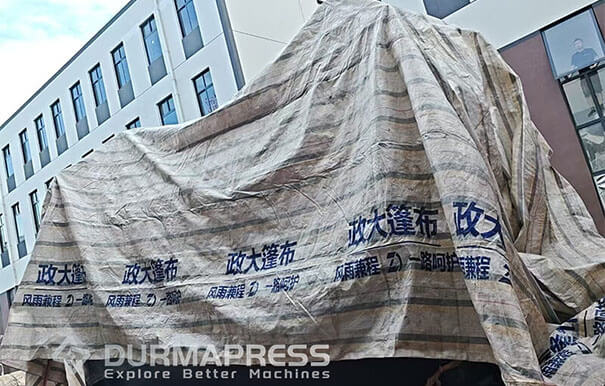 Hydraulic shearing machine and blades shipped to Iraq(7)