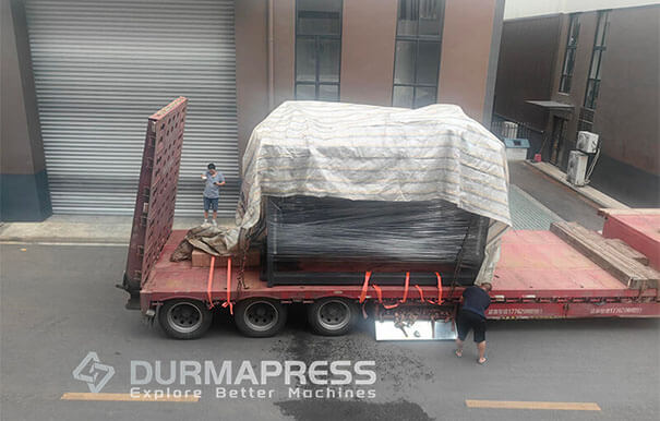 Hydraulic shearing machine and blades shipped to Iraq(5)