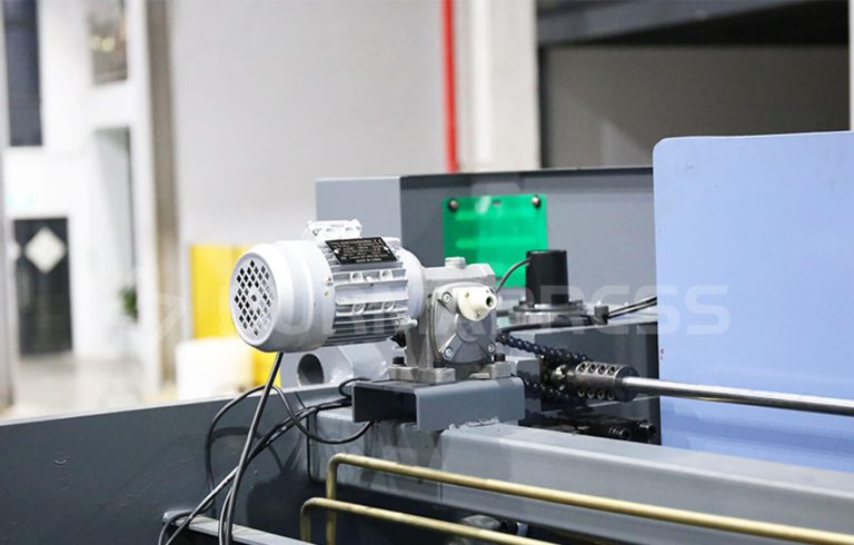 How to Choose Hydraulic Oil for Press Brakes_0005_7
