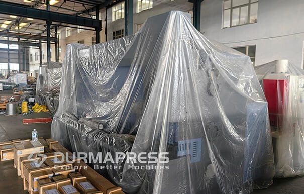 Hydraulic press brake, hydraulic shearing machine, press brake molds, and fiber laser welding machine were shipped2