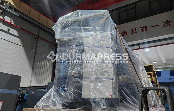 DP-ES Pro Max 100T3200 Hydraulic Press Brake shipped to Greece(2)
