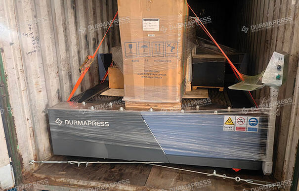 Fiber laser cutting machine, hydraulic shearing machine, and air compressor shipped to Azerbaijan(1)