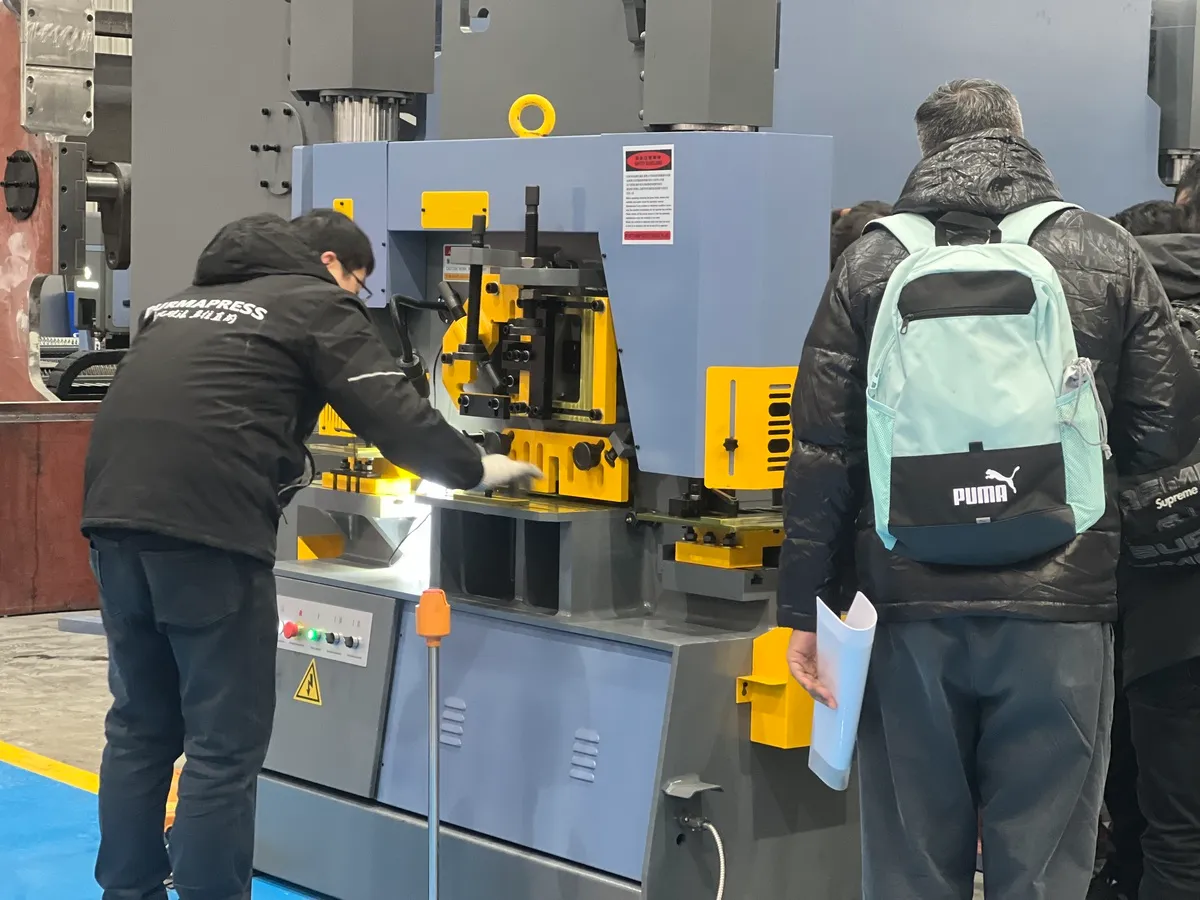 Technical discussion during factory inspection