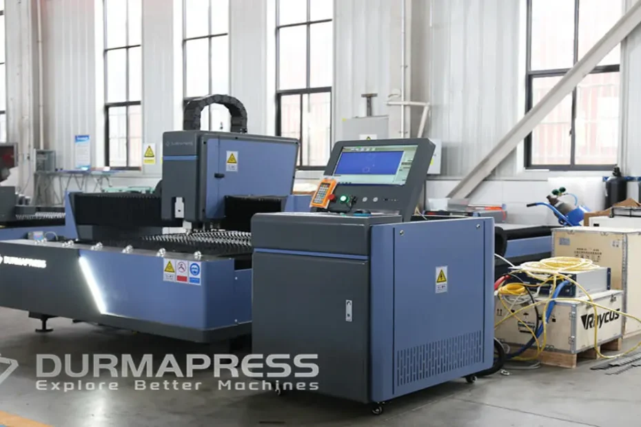 fiber laser cutting machine cutting steel sheet with high precision