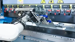 robotic bending cell with press brake automation