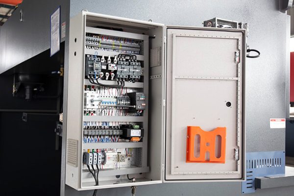 Hydraulic Guillotine Shearing Machine Electrical System