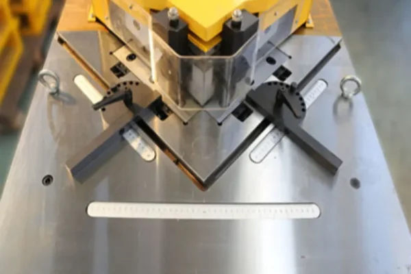 Hydraulic 90°Fixed Angle Notching Machine - DurmaPress