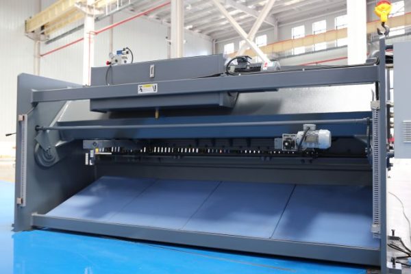 Hydraulic Guillotine Shearing Machine E21S