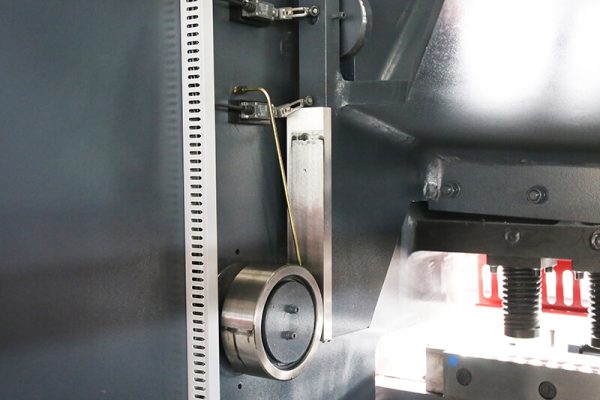 Manual Knife Clearence